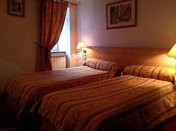 Auberge De L'Isard サン＝ドニ エクステリア 写真